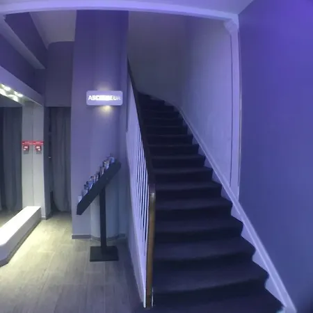 Otel Croisette 3*