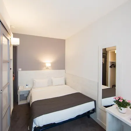 Otel Croisette 3*